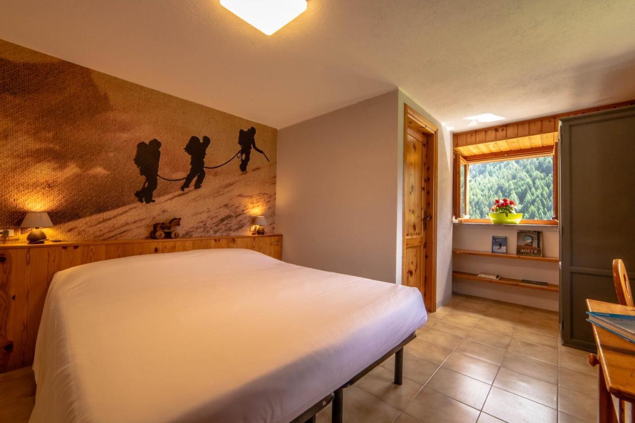 Hotel & Restaurant Perret - Mountain People Valgrisenche Exterior photo