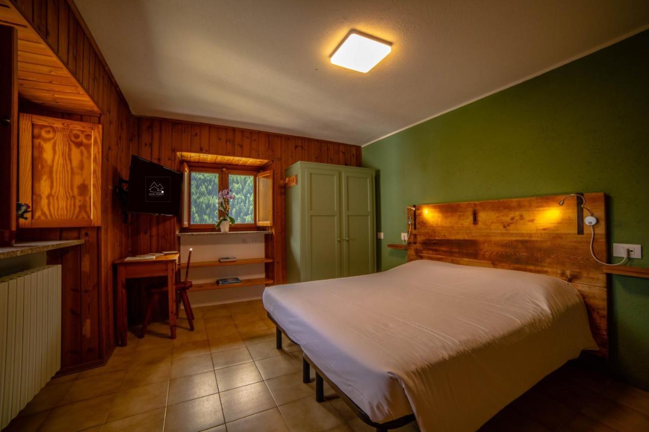 Hotel & Restaurant Perret - Mountain People Valgrisenche Exterior photo