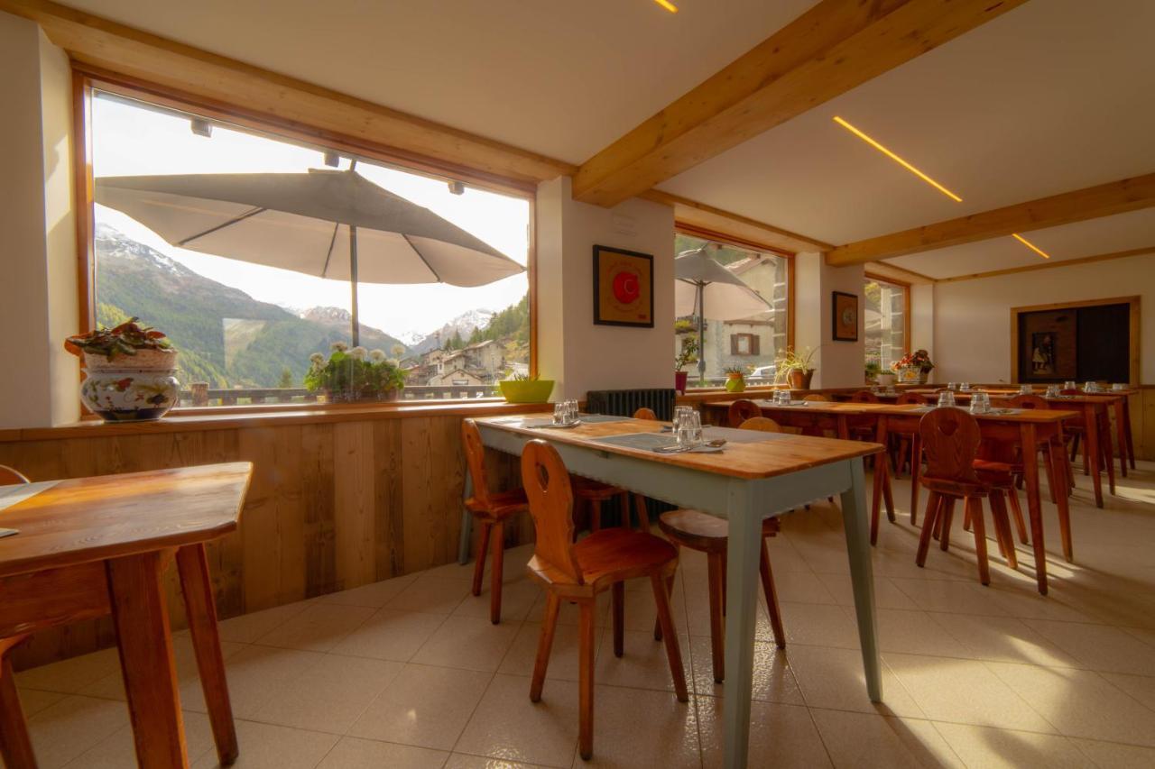 Hotel & Restaurant Perret - Mountain People Valgrisenche Exterior photo