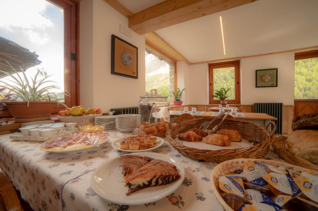 Hotel & Restaurant Perret - Mountain People Valgrisenche Exterior photo