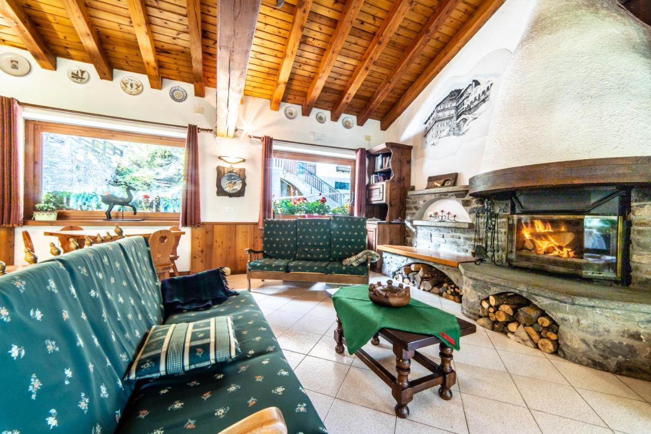 Hotel & Restaurant Perret - Mountain People Valgrisenche Exterior photo