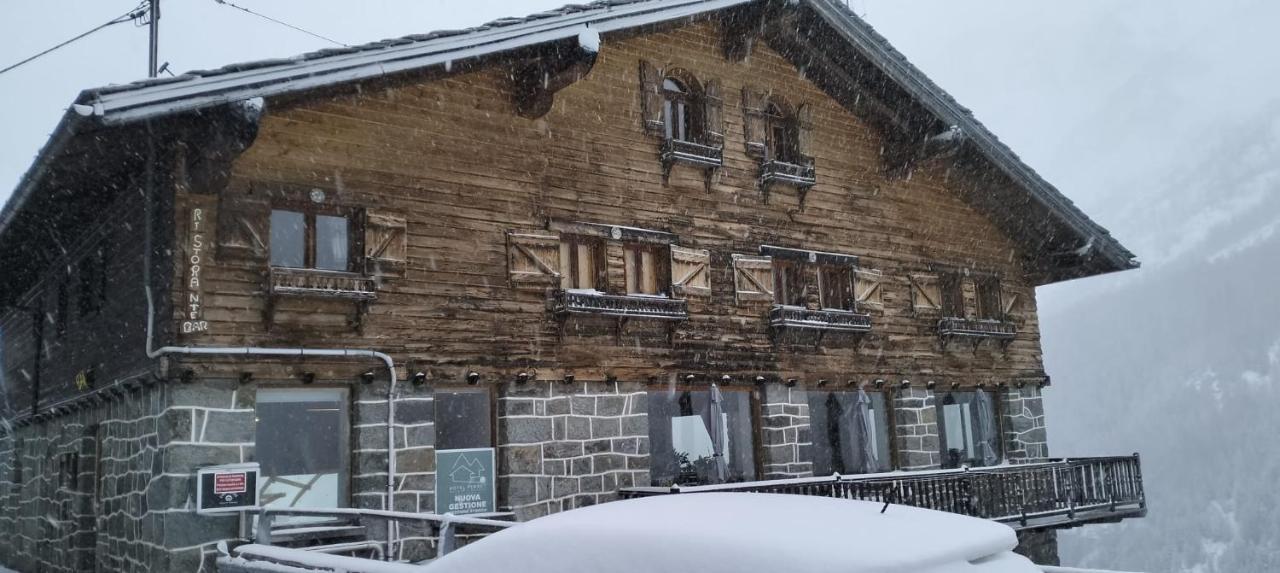 Hotel & Restaurant Perret - Mountain People Valgrisenche Exterior photo