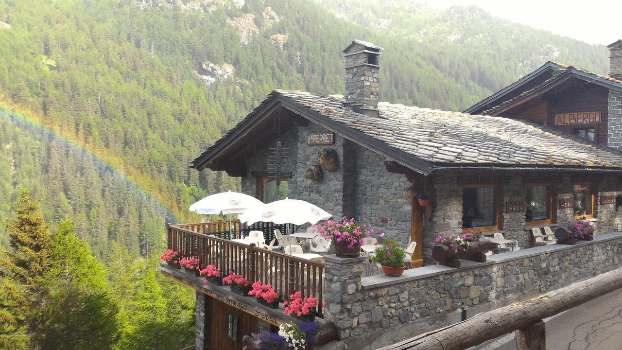 Hotel & Restaurant Perret - Mountain People Valgrisenche Exterior photo
